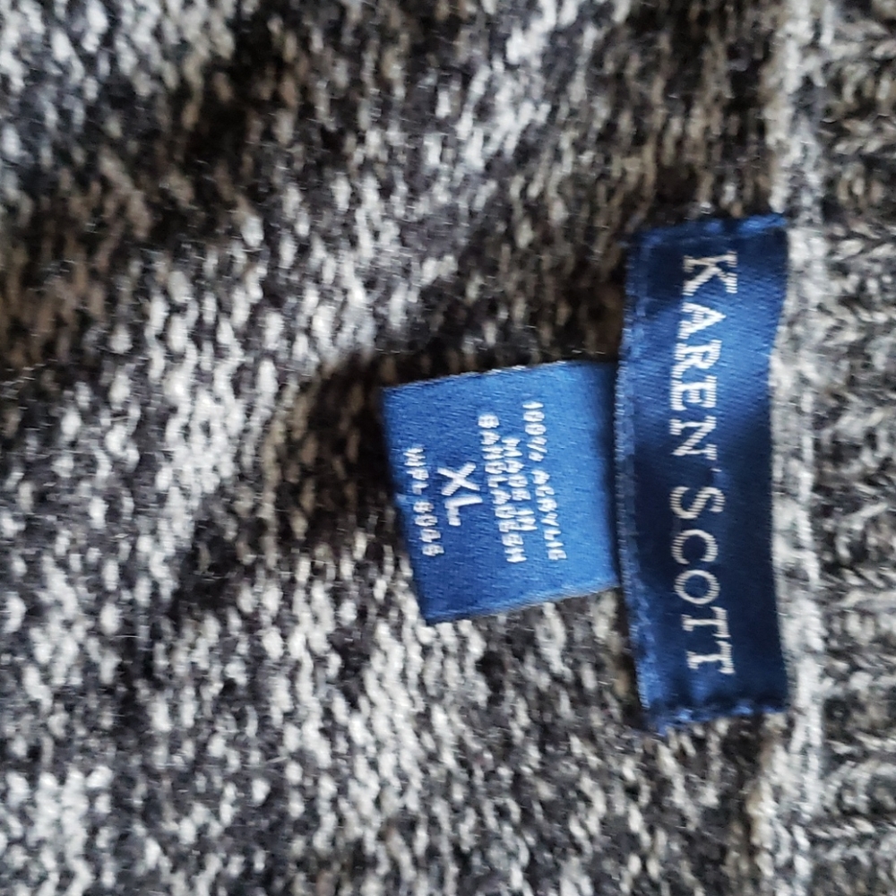 Sweater - Picture 2 of 4